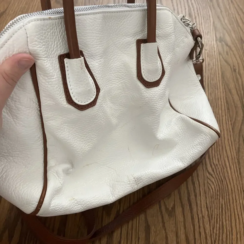 I Medici Firenze Pebbled Leather Purse Crossbody Handled White Brown Tassels